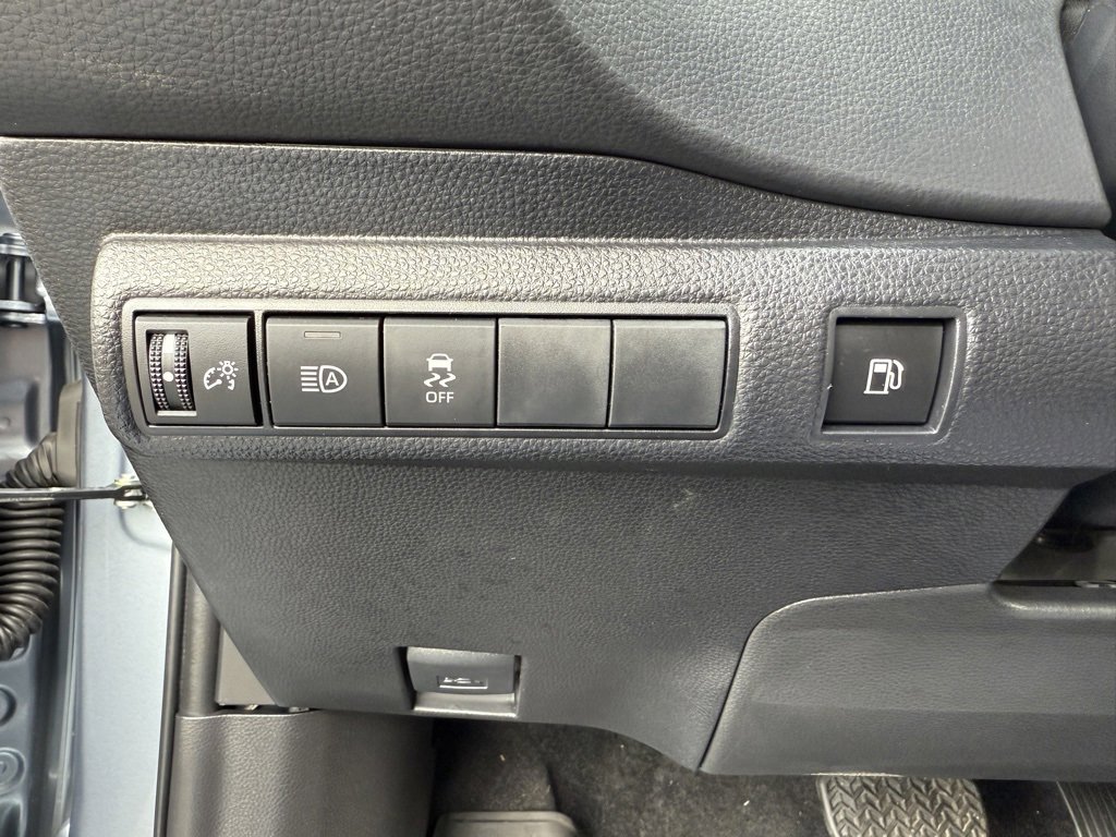 Certified 2025 Toyota Corolla SE image 32