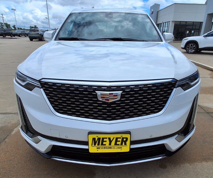 Used 2024 Cadillac XT6 Premium Luxury w/ Technology Package AWD/4WD image 3