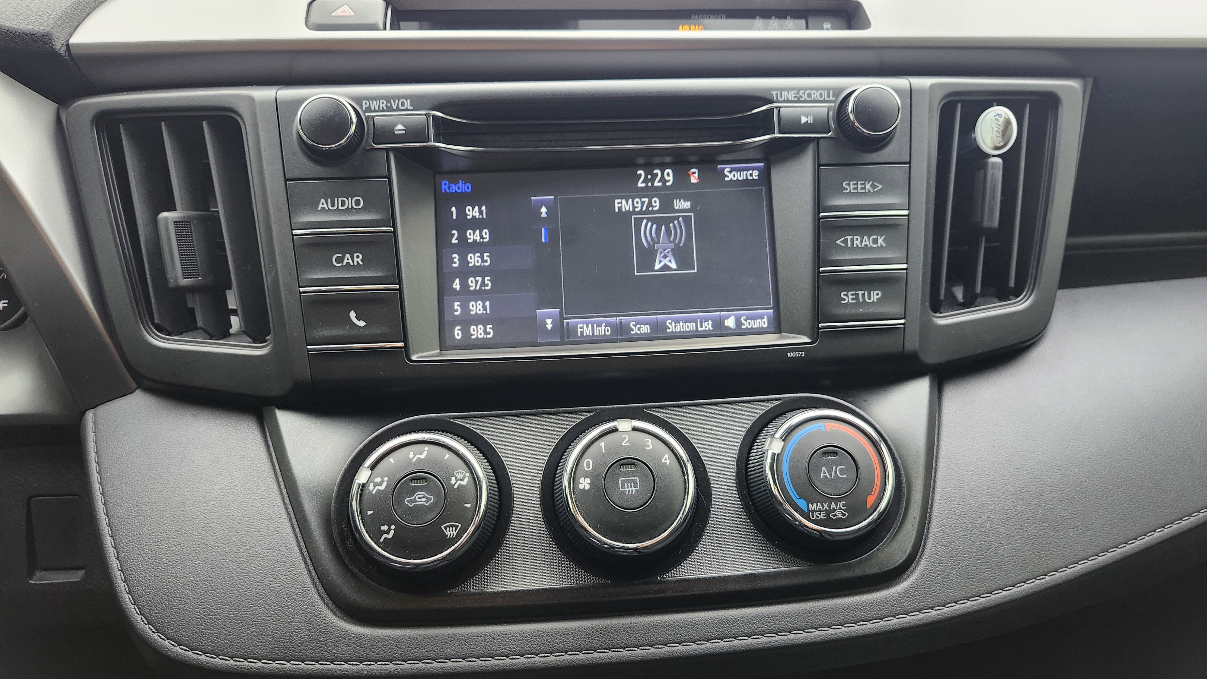 Used 2017 Toyota RAV4 LE image 23