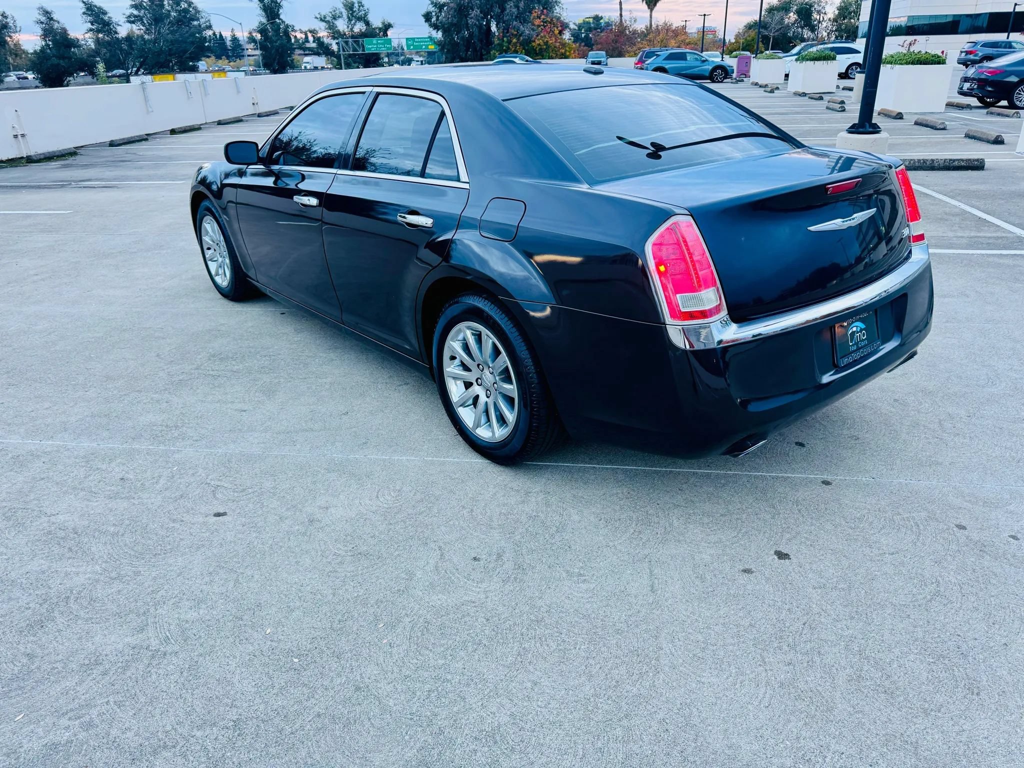 Used 2012 Chrysler 300 Limited RWD image 15