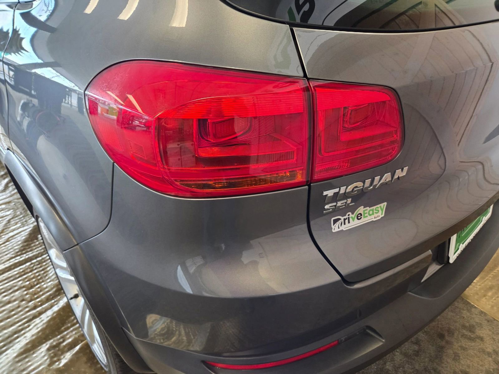 Used 2016 Volkswagen Tiguan SEL image 11