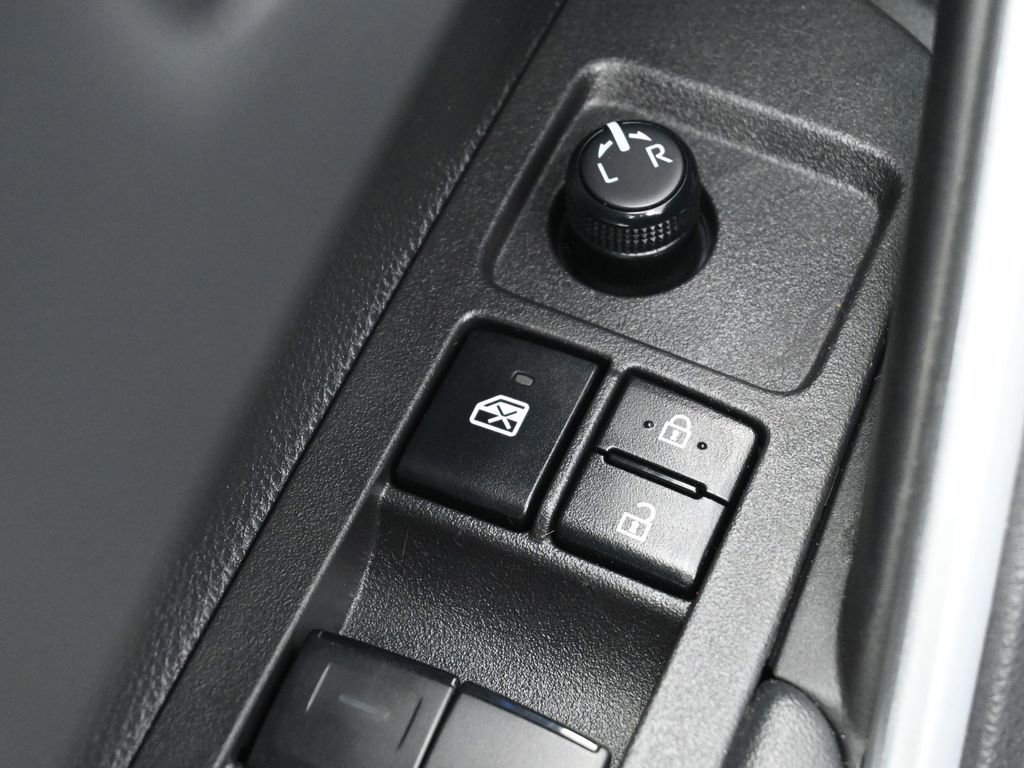 Used 2024 Toyota Corolla Cross XSE w/ Convenience Package image 14