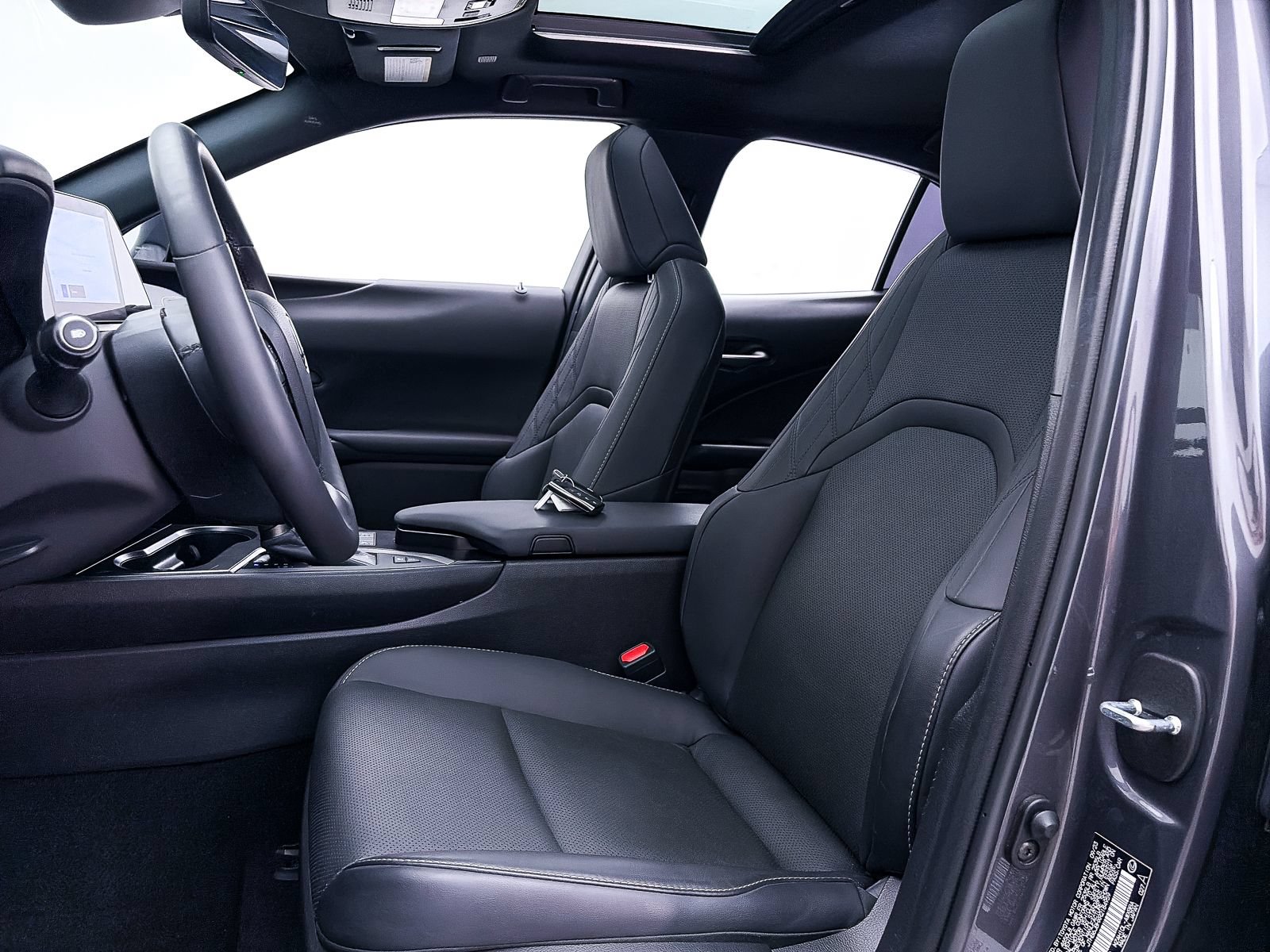 Used 2024 Lexus UX 250h F Sport FWD image 19