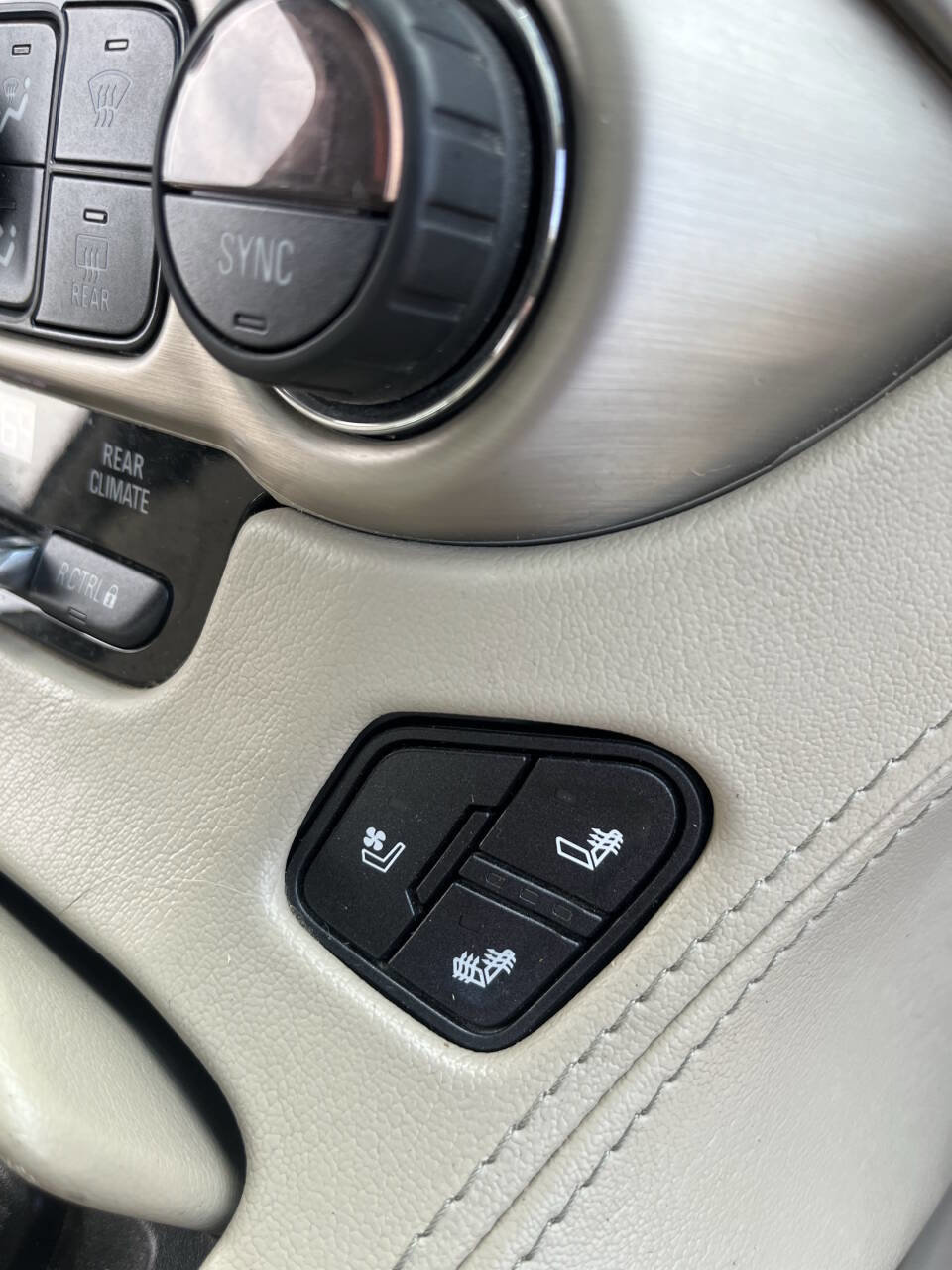 Used 2018 GMC Yukon Denali w/ Denali Ultimate Package image 31