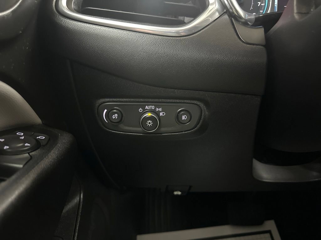 Used 2018 Chevrolet Equinox Premier AWD/4WD image 46