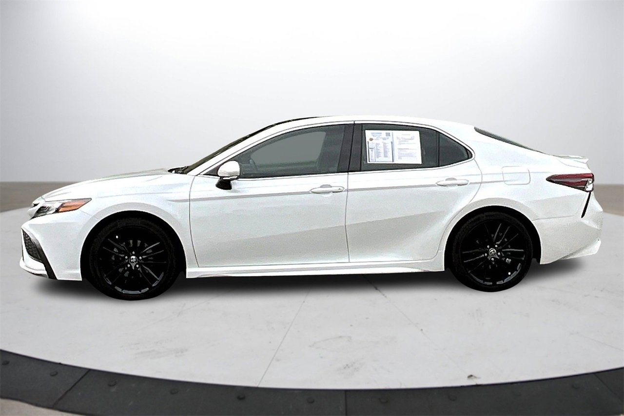 Used 2021 Toyota Camry XSE image 5