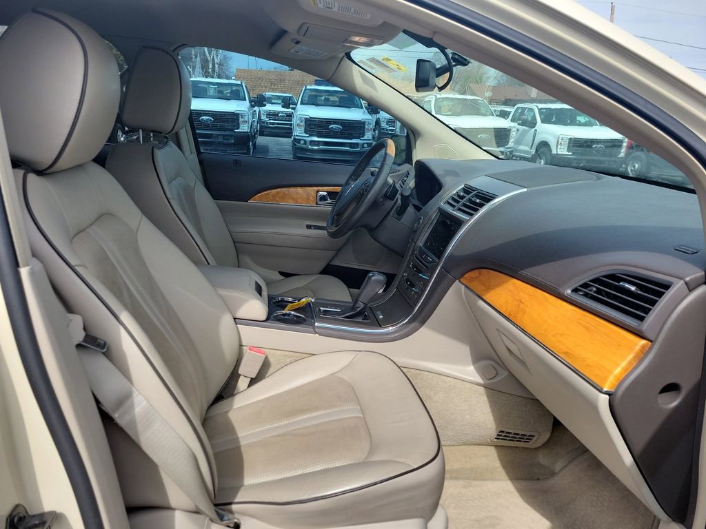 Used 2015 Lincoln MKX AWD w/ Equipment Group 101A image 12