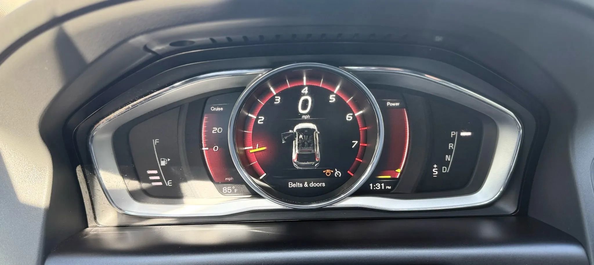 Used 2017 Volvo XC60 T6 Dynamic w/ Preferred Option Package image 16