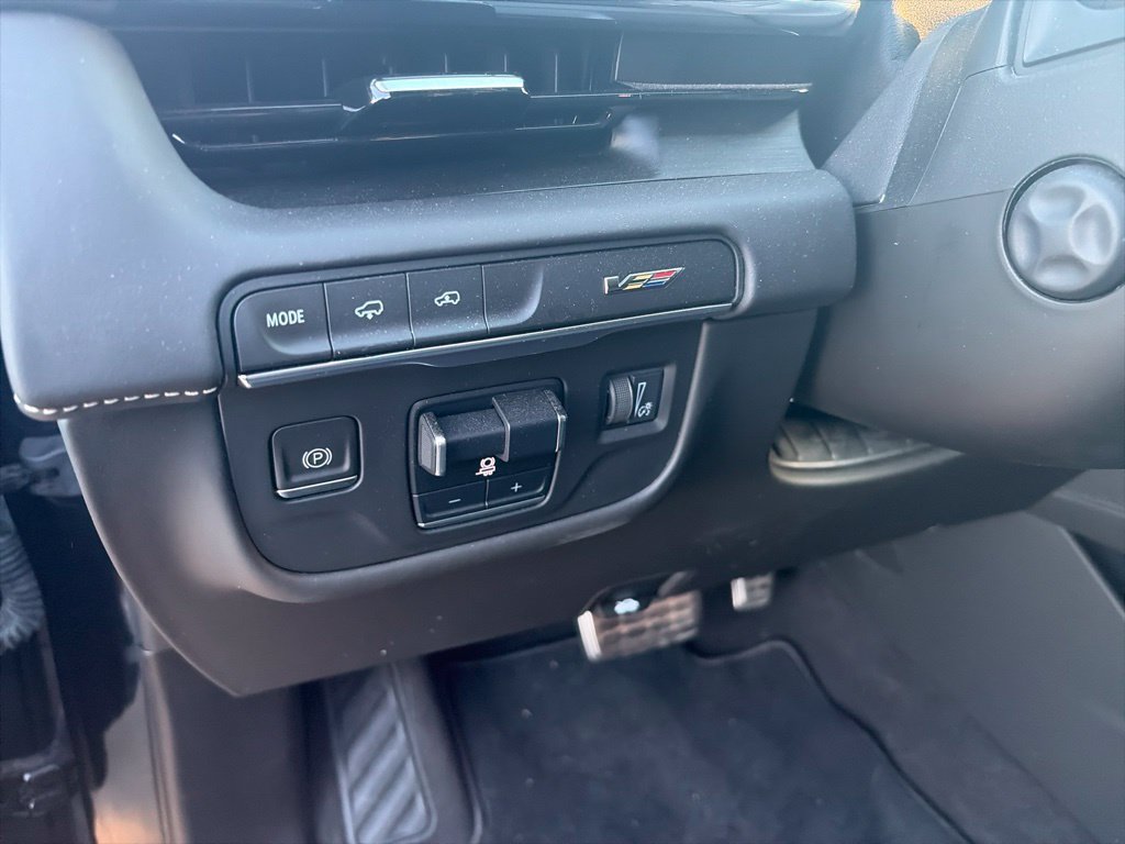 Used 2023 Cadillac Escalade V w/ LPO, Floor Liner Package AWD/4WD image 19
