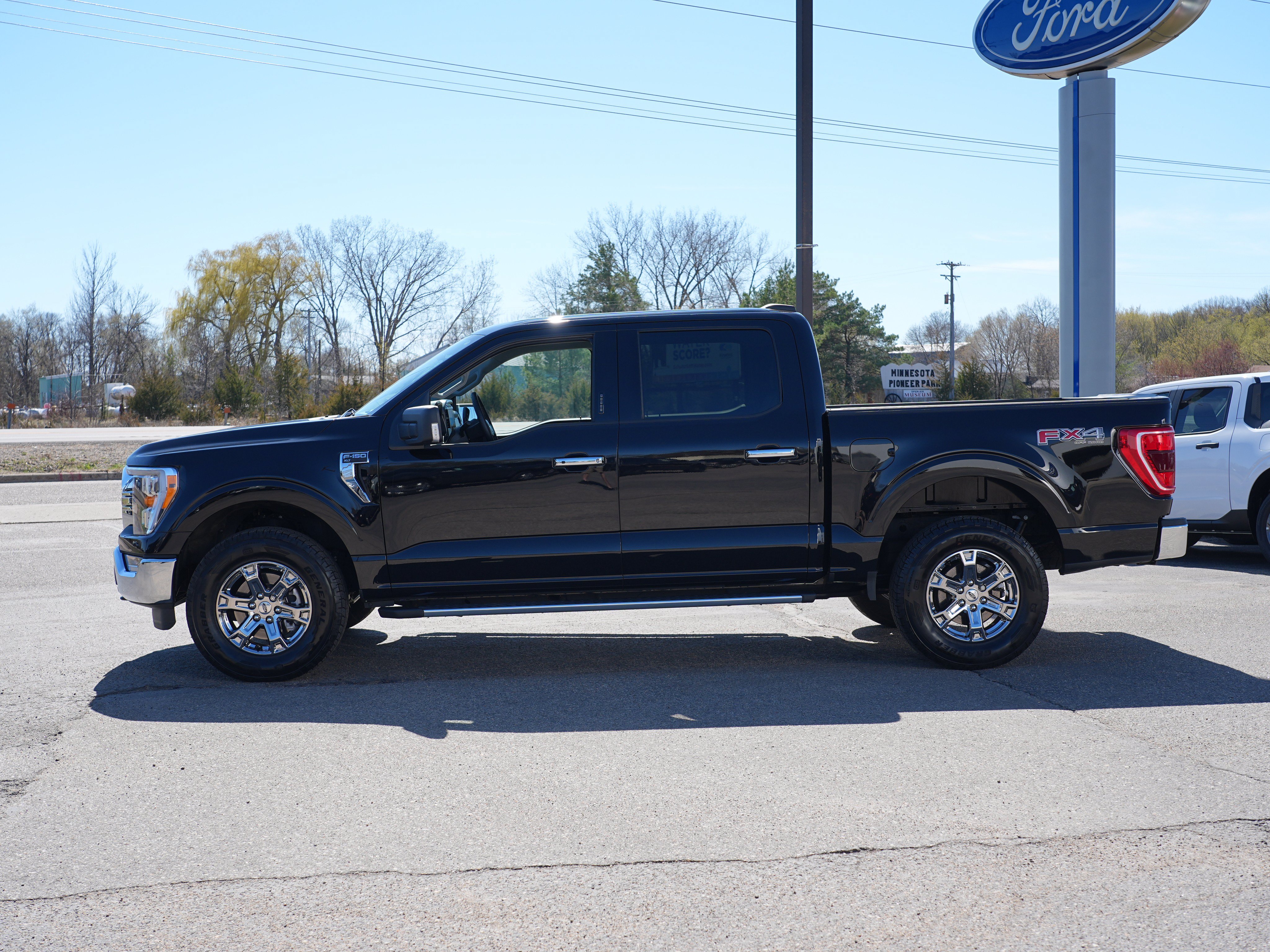 Used 2023 Ford F150 4x4 SuperCrew image 7