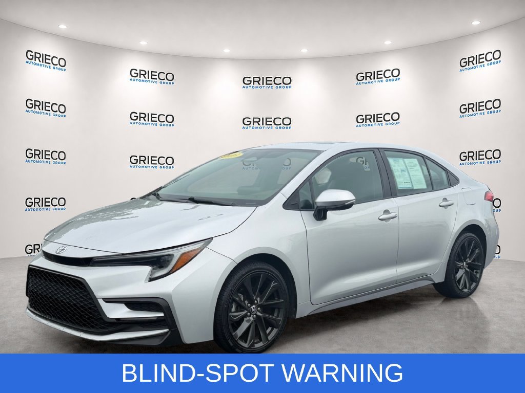 Used 2023 Toyota Corolla SE w/ SE Premium Package FWD image 3