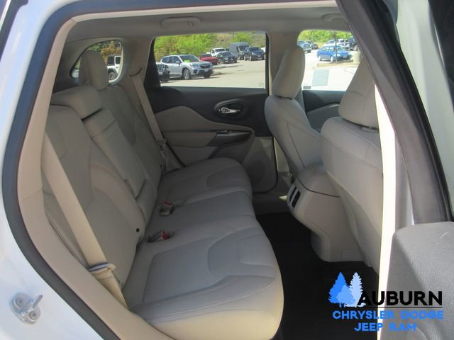 Used 2019 Jeep Cherokee Latitude w/ Popular Appearance Group image 12