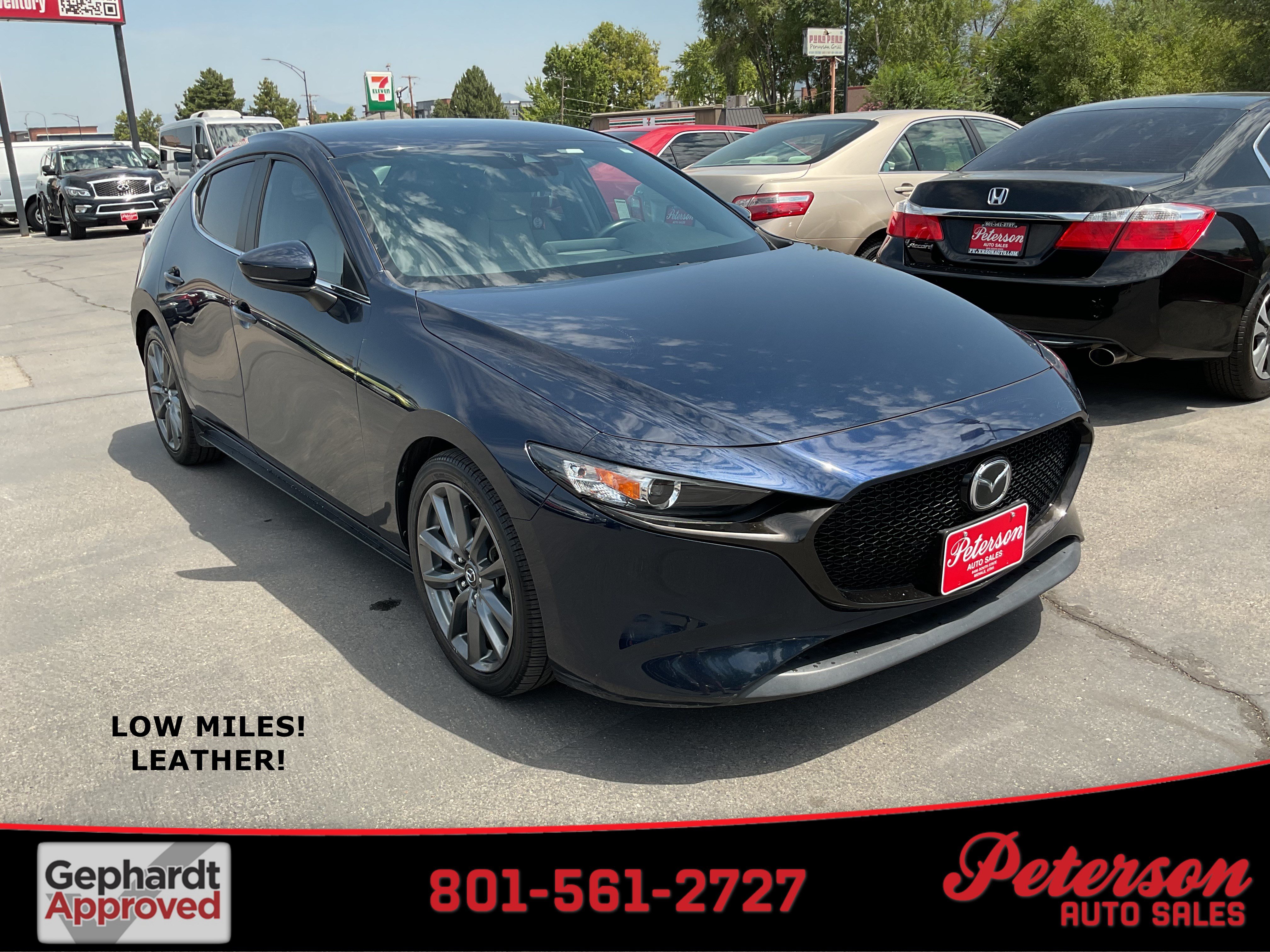 Used 2019 MAZDA MAZDA3 Hatchback FWD image 1