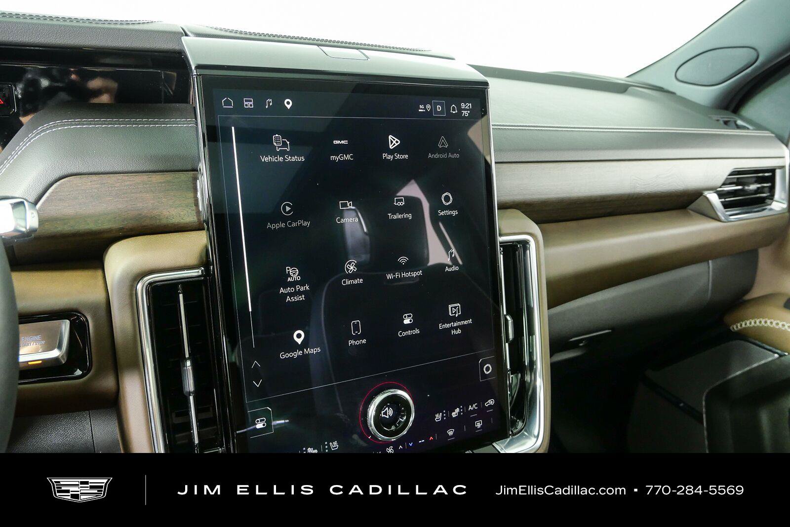 Used 2025 GMC Yukon Denali Ultimate AWD/4WD image 13