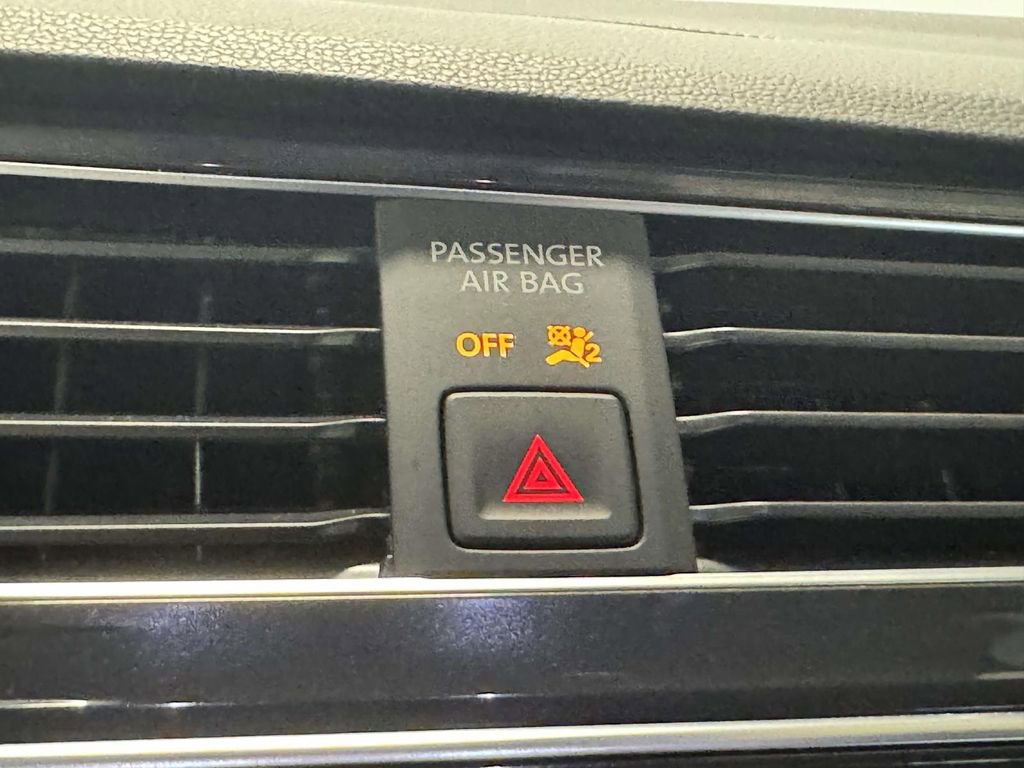 Used 2023 Volkswagen Tiguan SE image 31