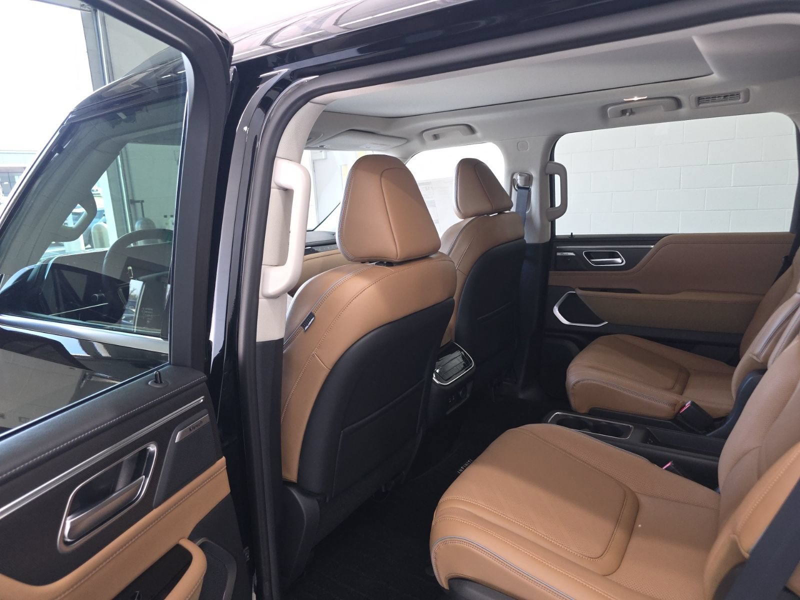 New 2026 INFINITI QX80 Luxe w/ Cargo Package RWD image 21