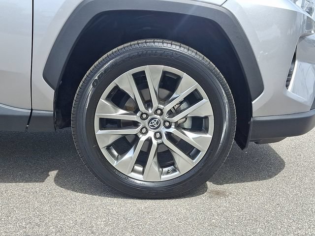 Used 2019 Toyota RAV4 Limited FWD image 7