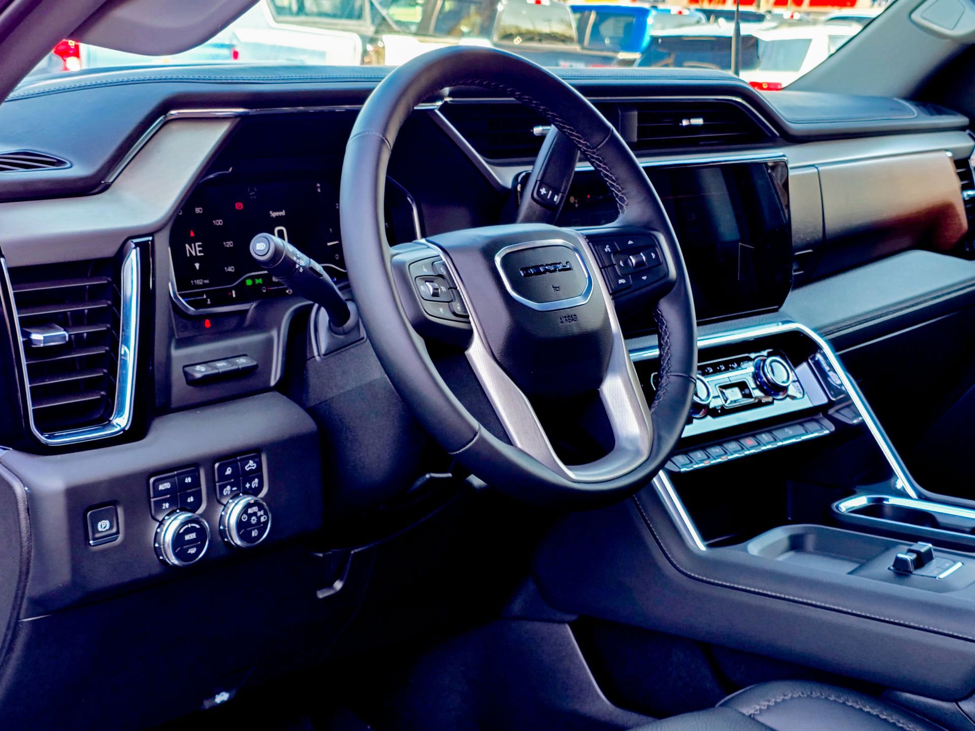 Used 2025 GMC Sierra 3500 Denali w/ Denali Reserve Package AWD/4WD image 7