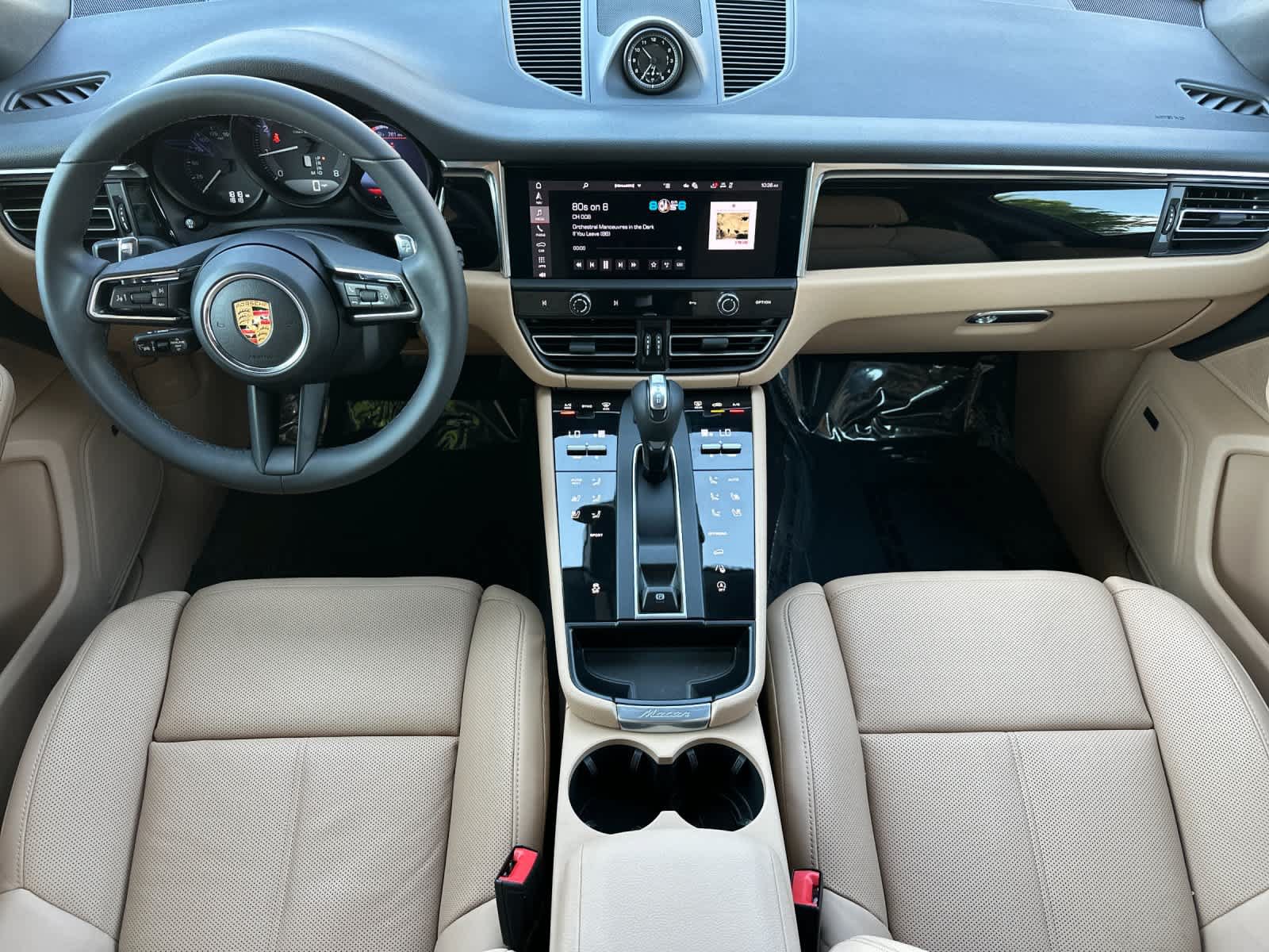 Certified 2026 Porsche Macan AWD/4WD image 6