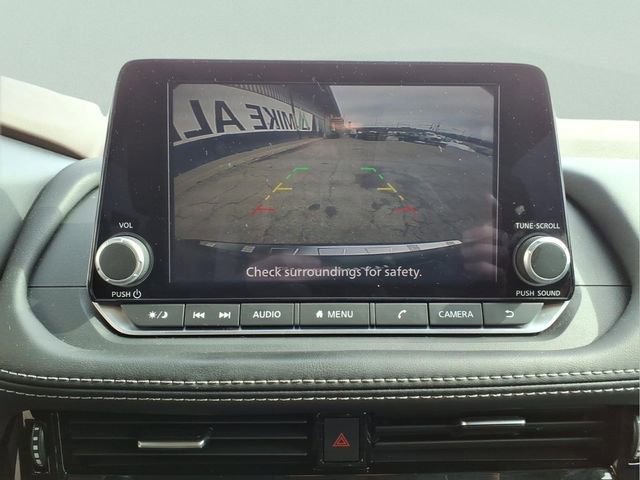 Used 2023 Nissan Rogue SV image 18