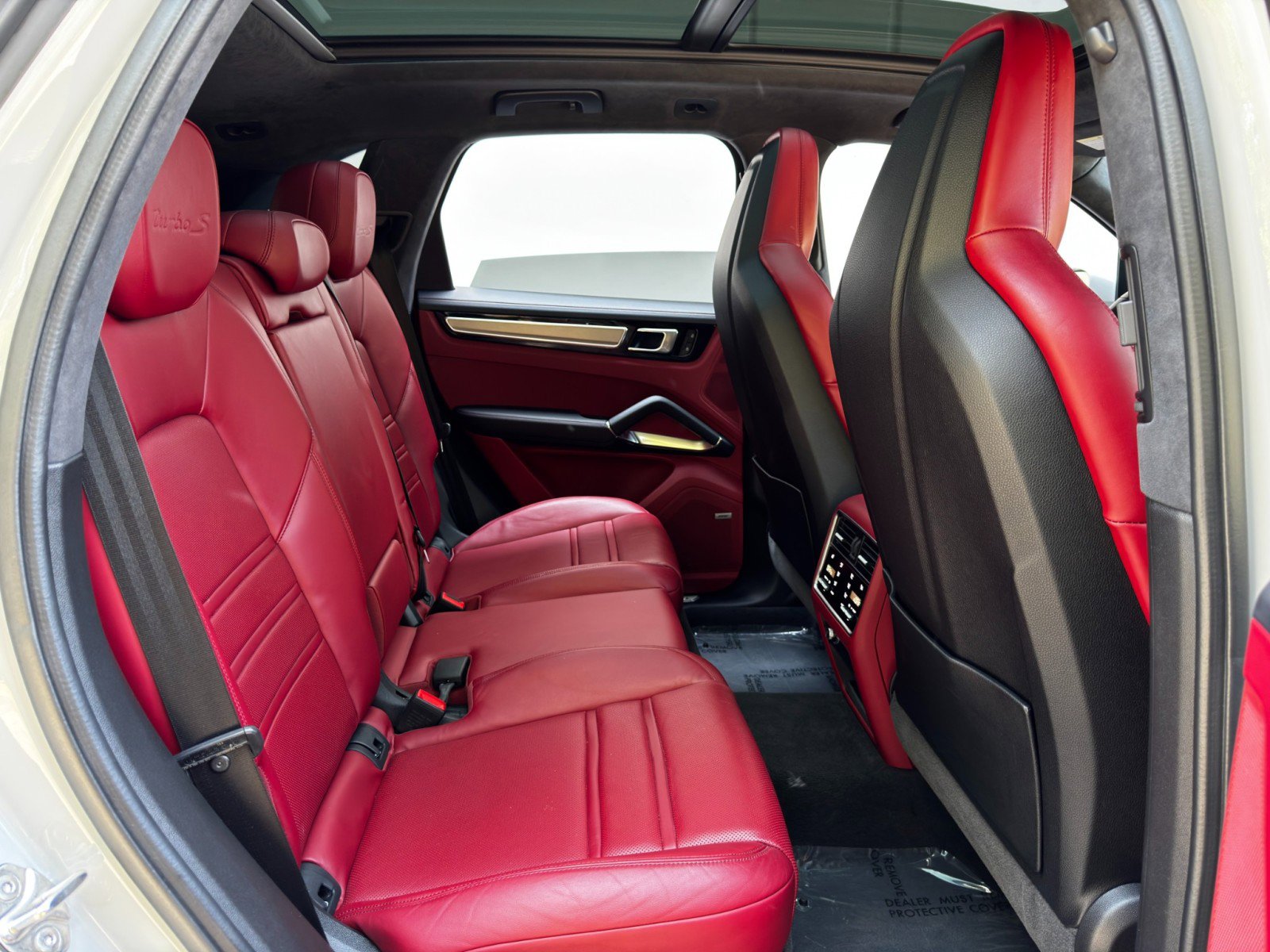 Used 2022 Porsche Cayenne Turbo S w/ Assistance Package image 45