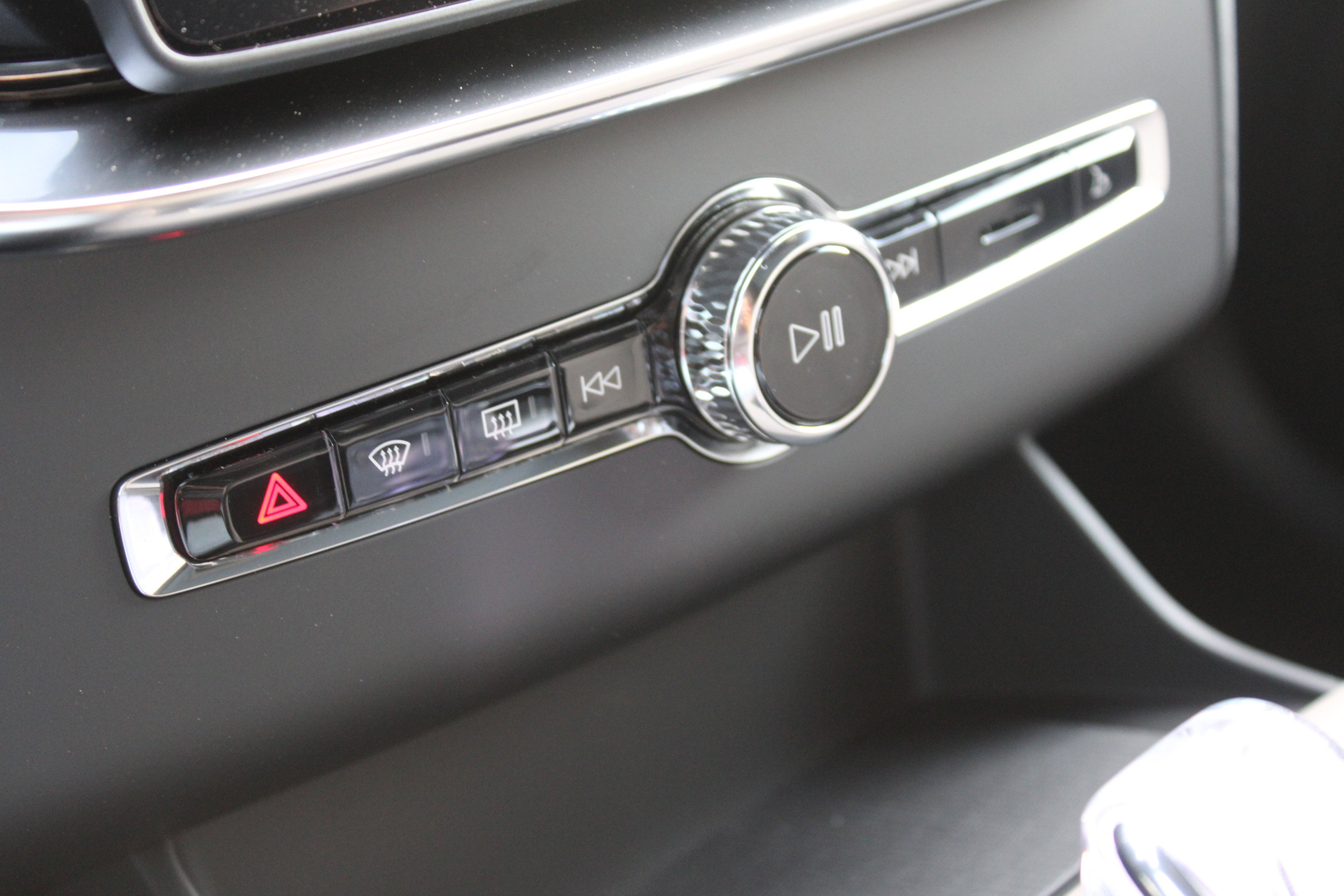 New 2026 Volvo XC90 B5 Core AWD/4WD image 18