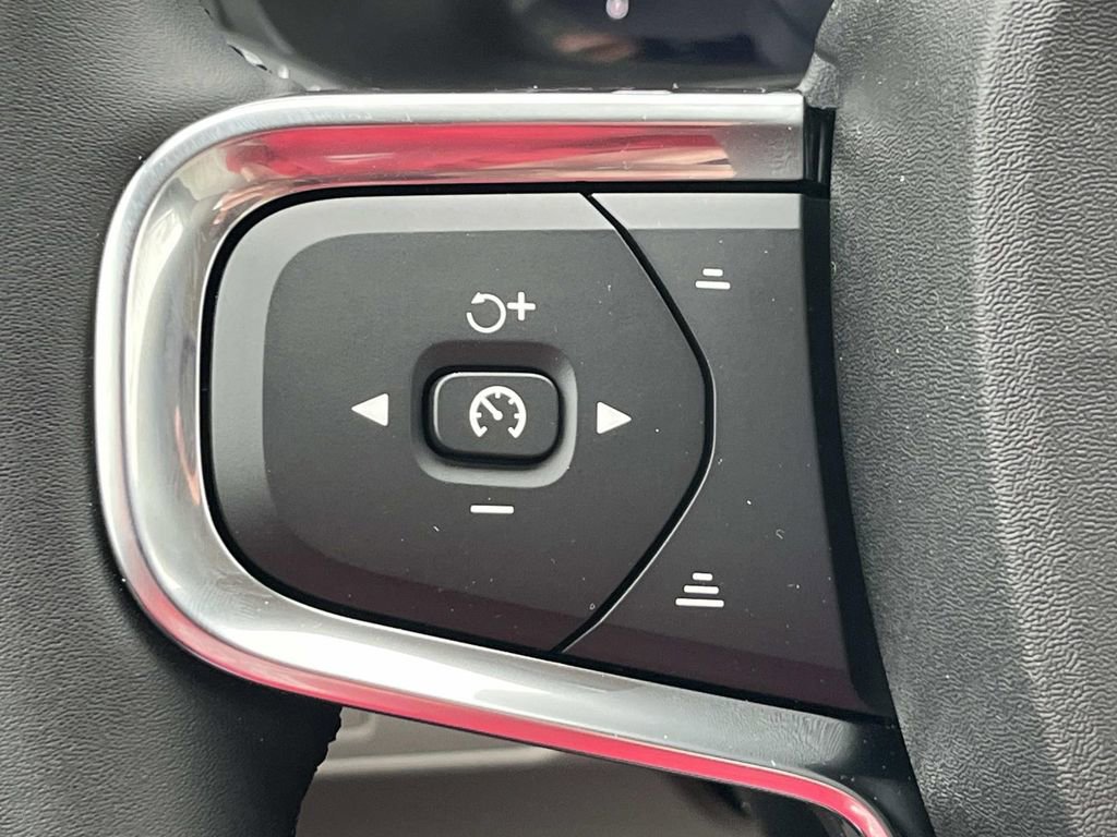 New 2026 Volvo XC40 B5 Ultra w/ Climate Package image 26