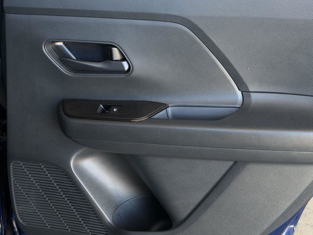 Used 2025 Nissan Kicks S image 25