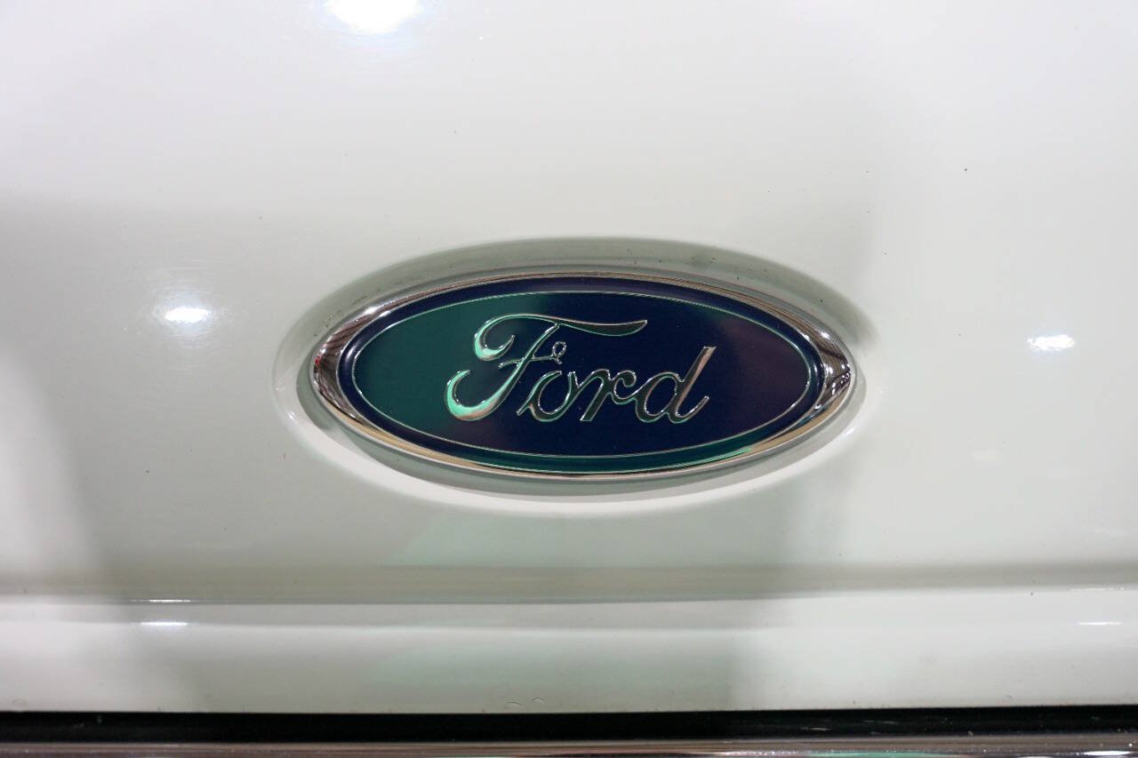 Used 2002 Ford E-150 and Econoline 150 RWD image 21