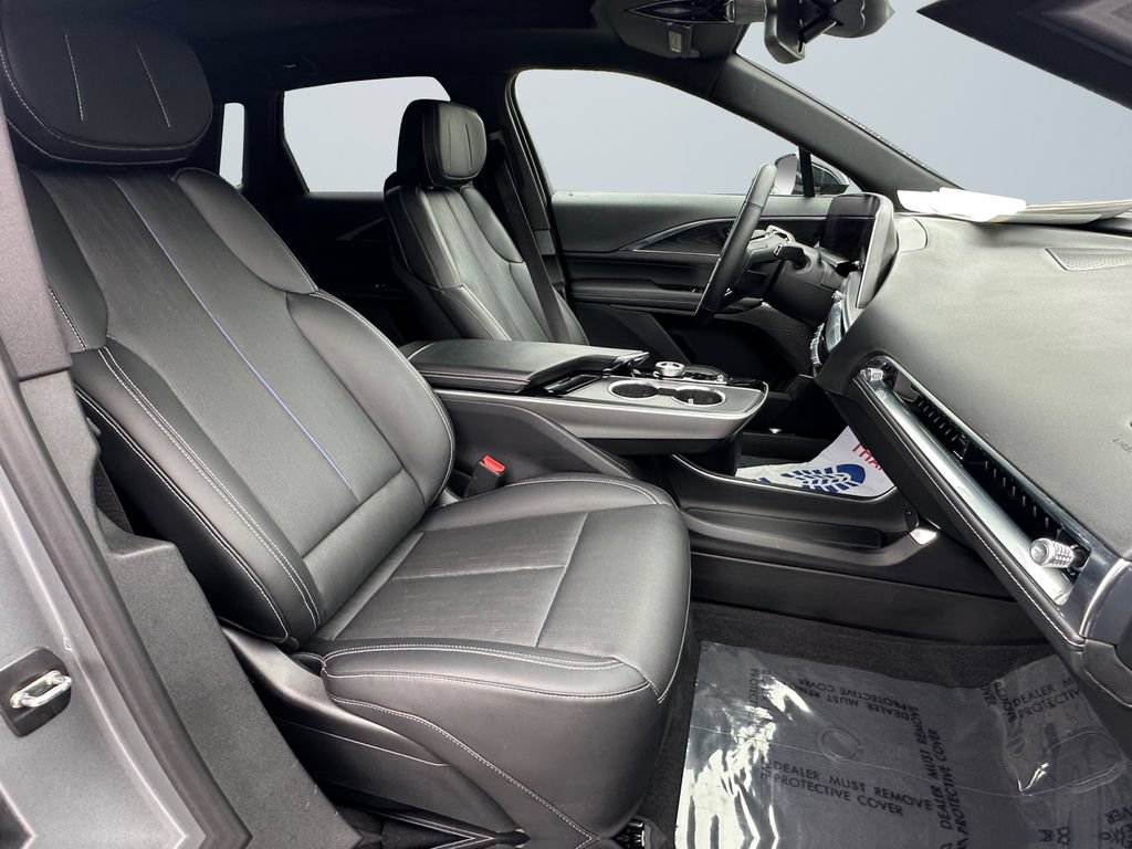 Used 2024 Cadillac Lyriq Luxury AWD/4WD image 15