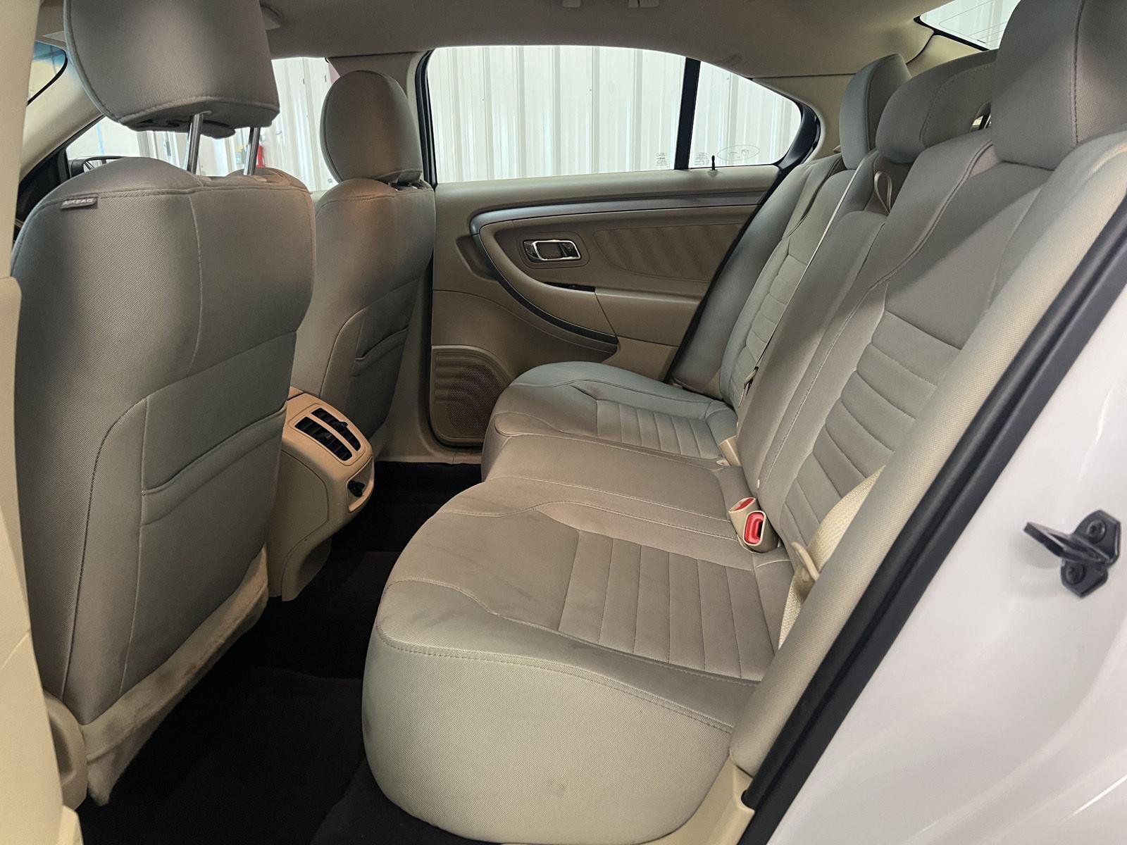 Used 2019 Ford Taurus SE image 31