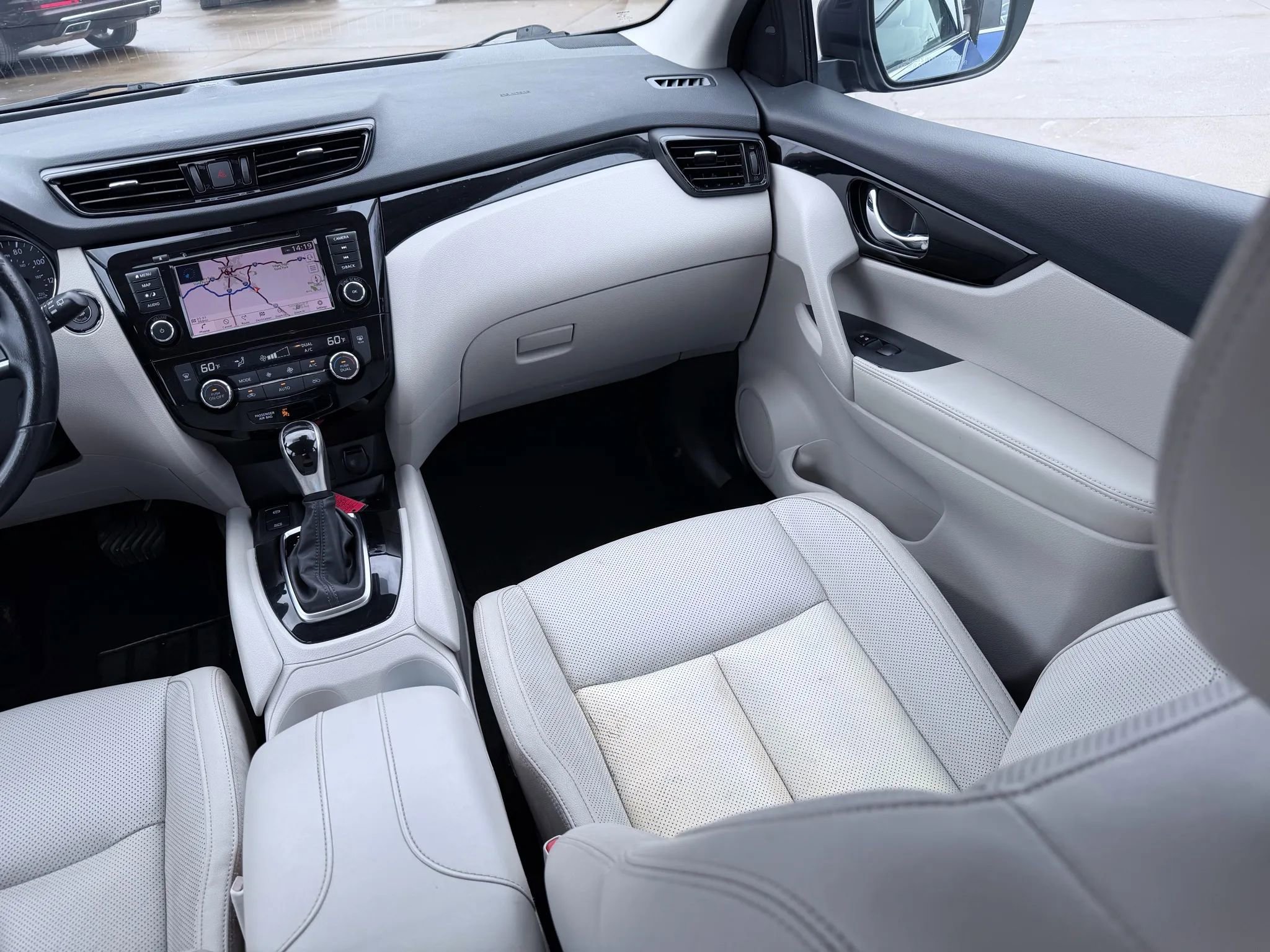 Used 2022 Nissan Rogue Sport SL image 39