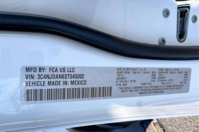 Certified 2025 Jeep Compass Sport image 35