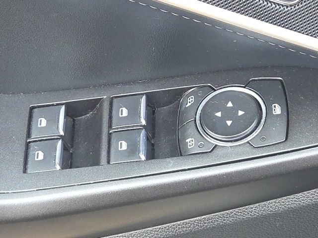 Used 2020 Ford Explorer XLT w/ Equipment Group 202A AWD/4WD image 25