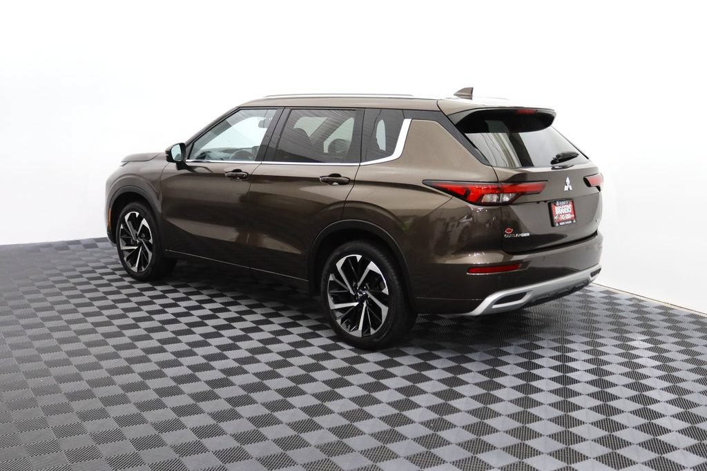 Used 2024 Mitsubishi Outlander SEL FWD image 6