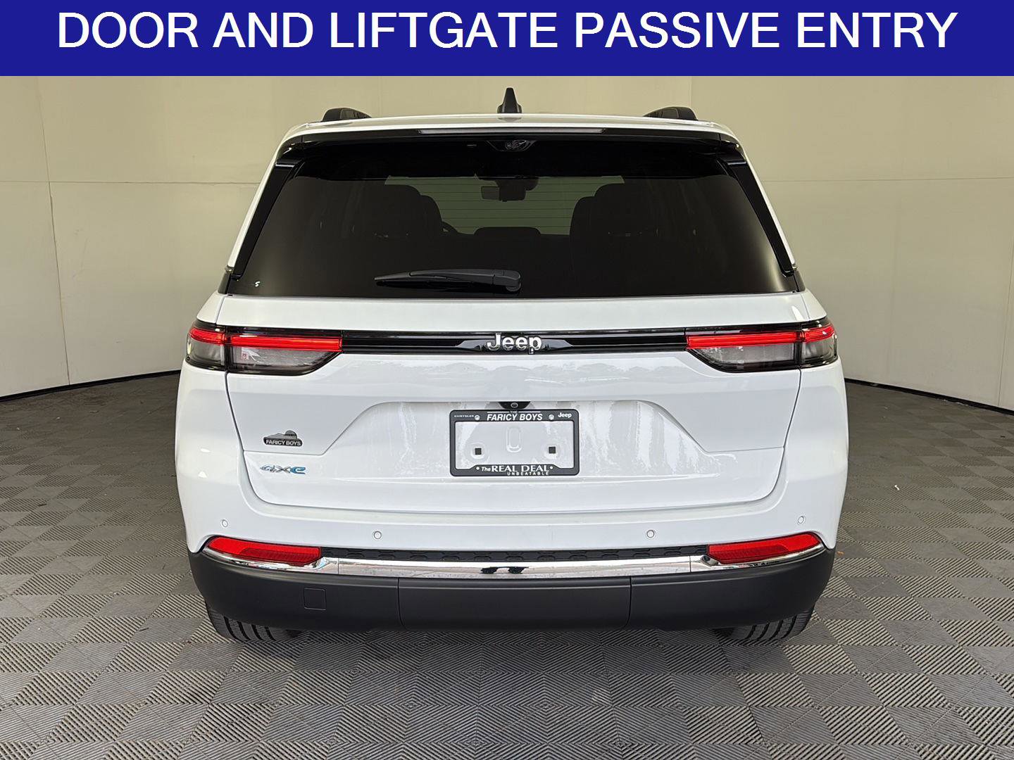 Used 2023 Jeep Grand Cherokee 4WD 4xe w/ Luxury Tech Group II image 6