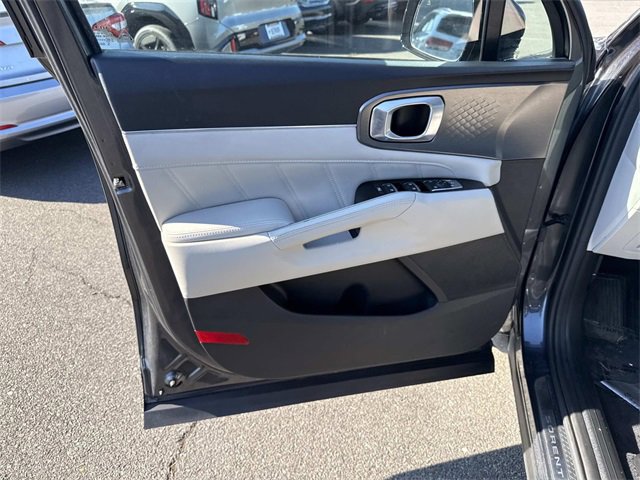 Certified 2022 Kia Sorento SX image 13