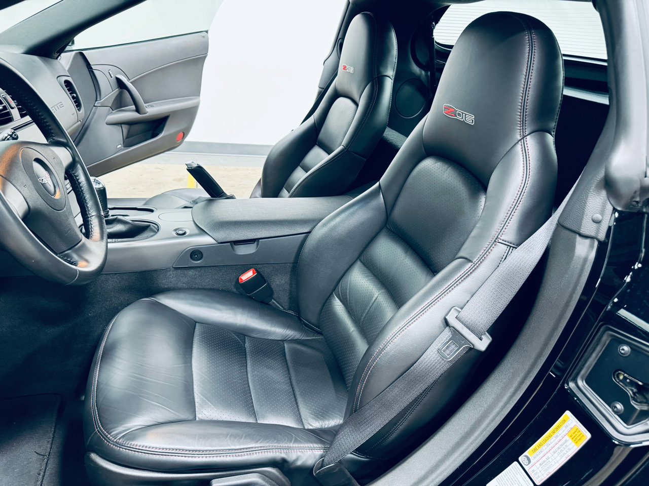 Used 2006 Chevrolet Corvette Z06 w/ Preferred Equipment Group image 28