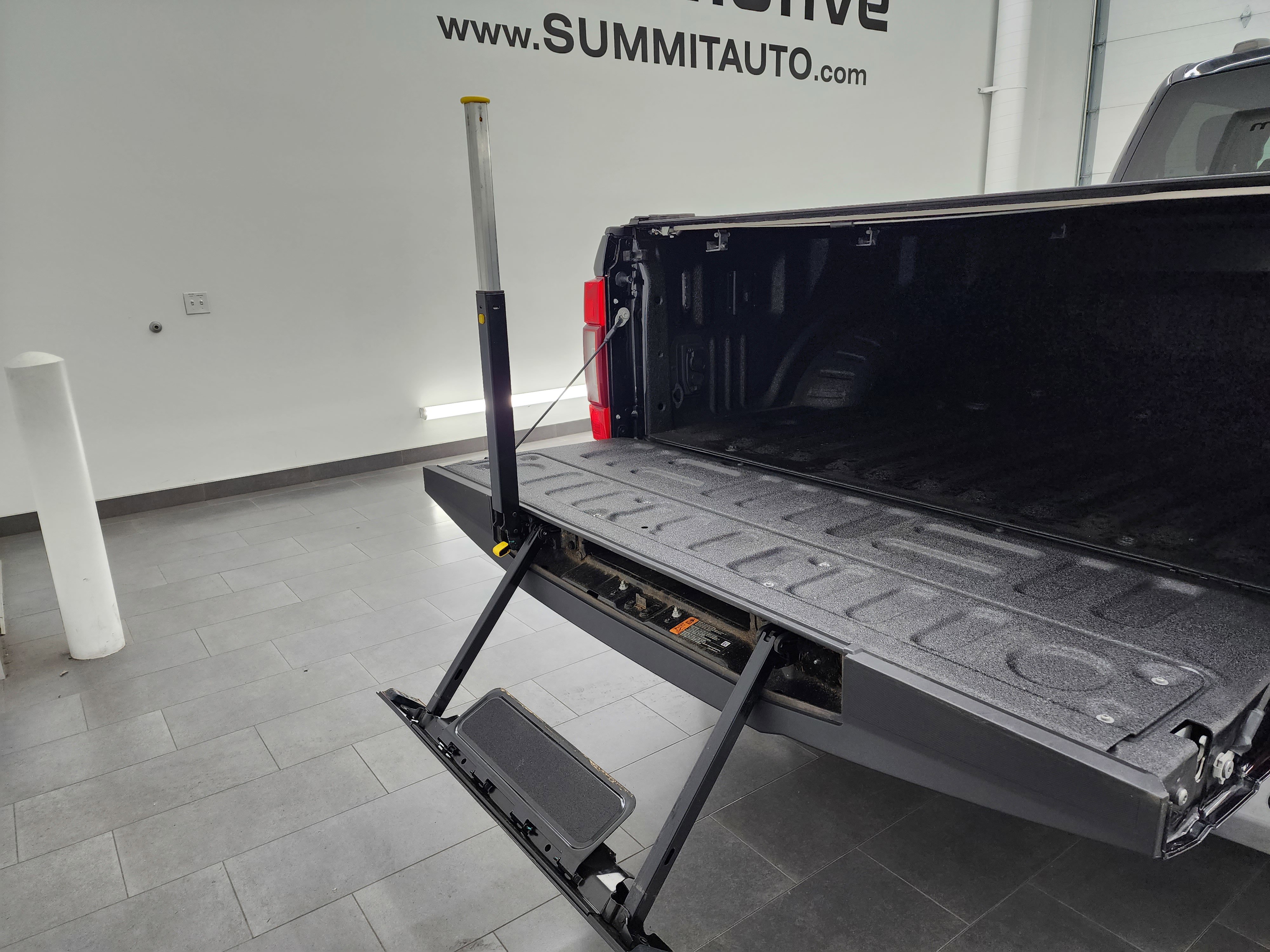 Used 2020 Ford F350 Lariat w/ Lariat Ultimate Package image 37