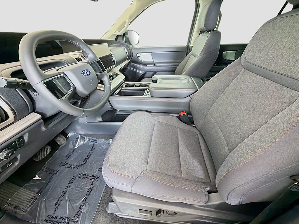 Used 2025 Ford Expedition Active AWD/4WD image 21