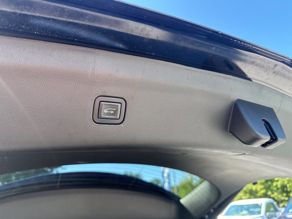 Used 2023 Buick Enclave Essence FWD image 41