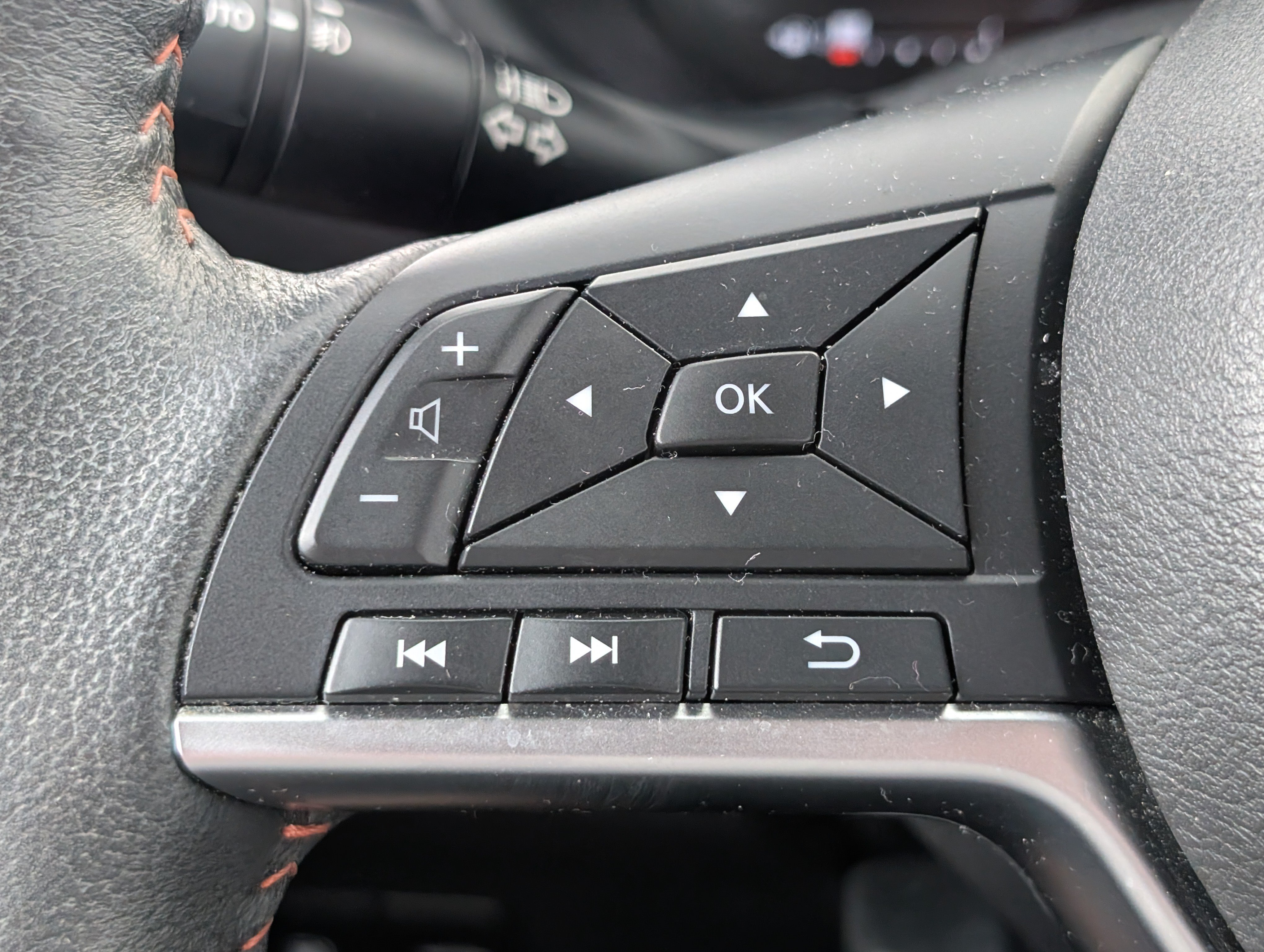 Used 2021 Nissan Kicks SR w/ SR Premium Package FWD image 21