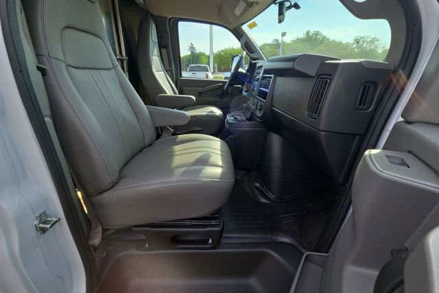 New 2026 GMC Savana 3500 w/ Power Convenience Package RWD image 23