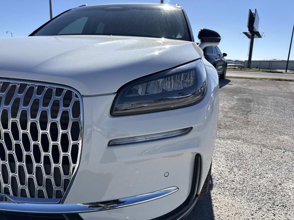 New 2026 Lincoln Corsair Premiere image 9