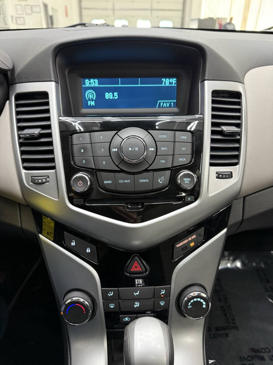 Used 2014 Chevrolet Cruze LS FWD image 25