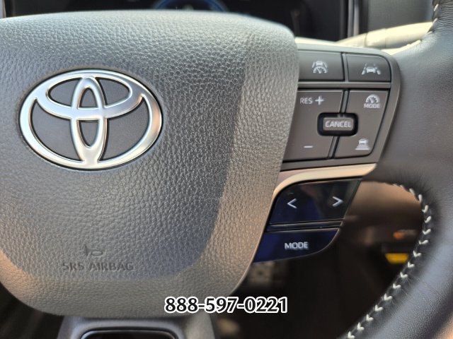 Used 2025 Toyota Camry SE FWD image 27