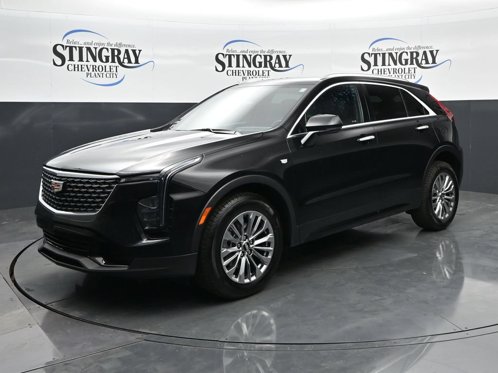 Used 2024 Cadillac XT4 Premium Luxury FWD image 3