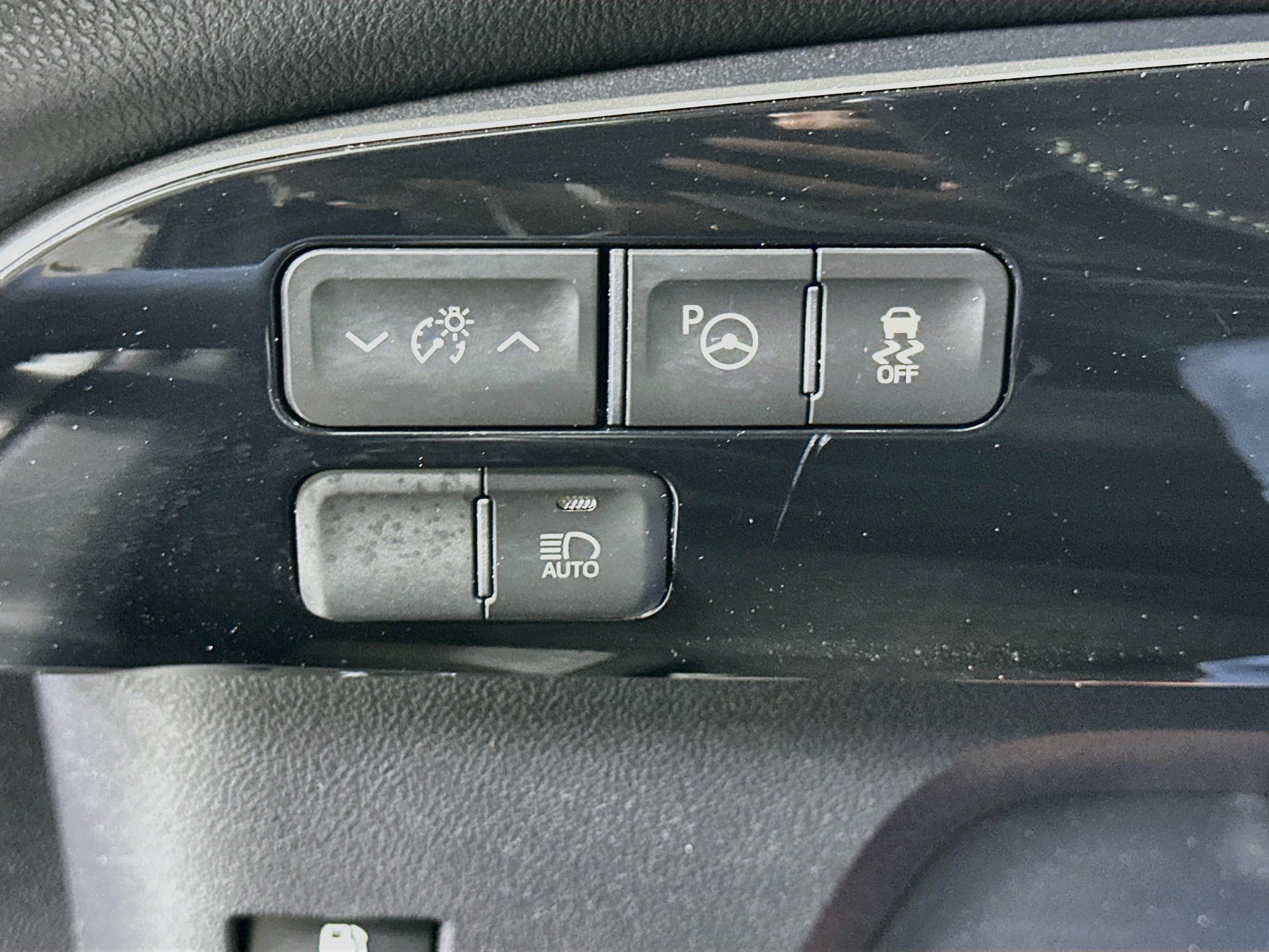 Used 2017 Toyota Prius Four FWD image 17