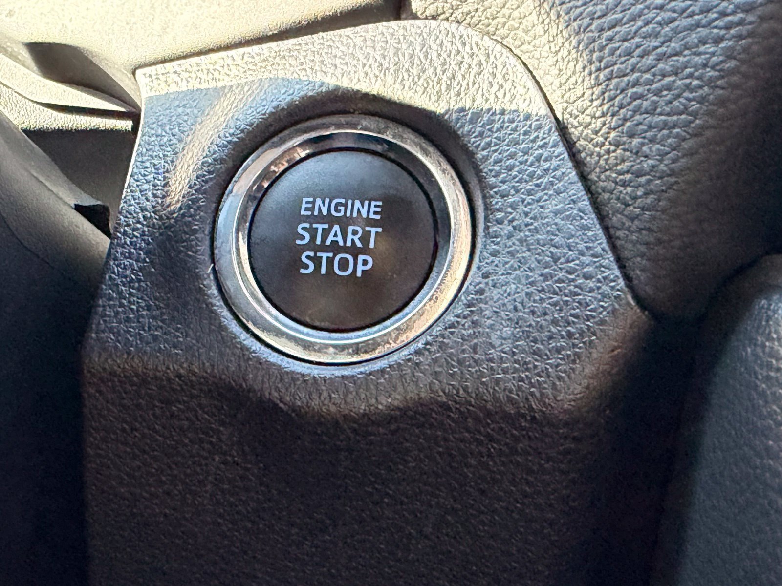 Used 2019 Toyota RAV4 XLE Premium FWD image 27