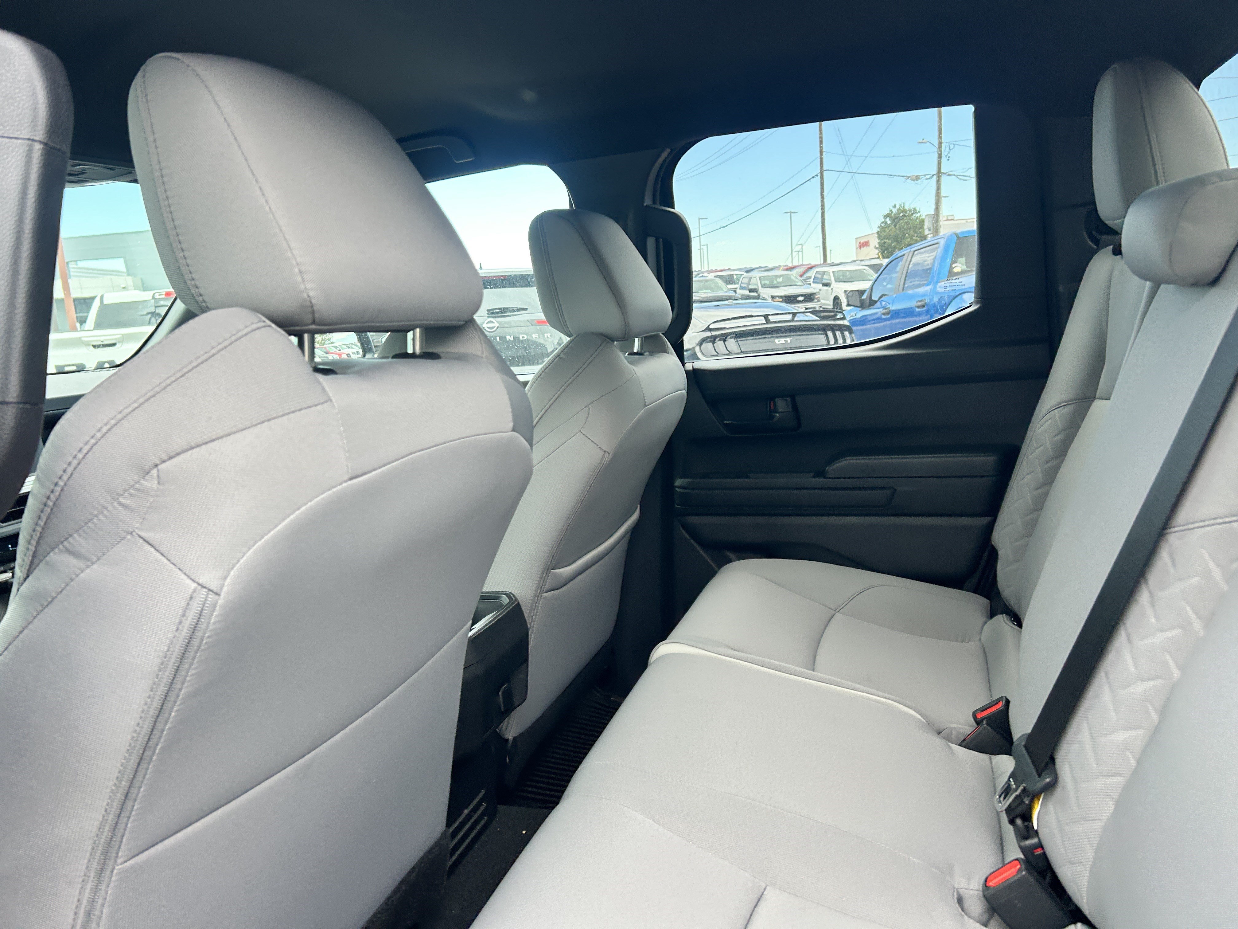 Used 2025 Toyota Tacoma SR5 AWD/4WD image 10